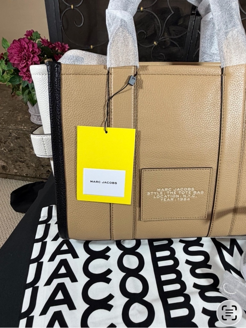 LEATHER Tan and Black 'The Tote Bag' Logo Tote crossbody strap dust cover - Picture 6 of 10